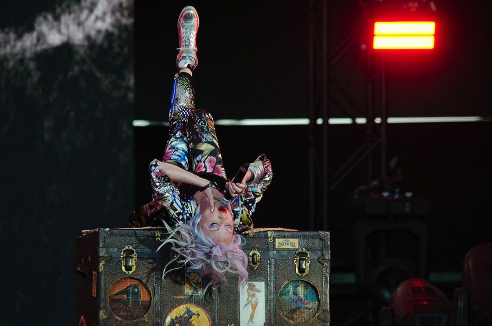 Cyndi Lauper by Cassandra Popescu.jpg